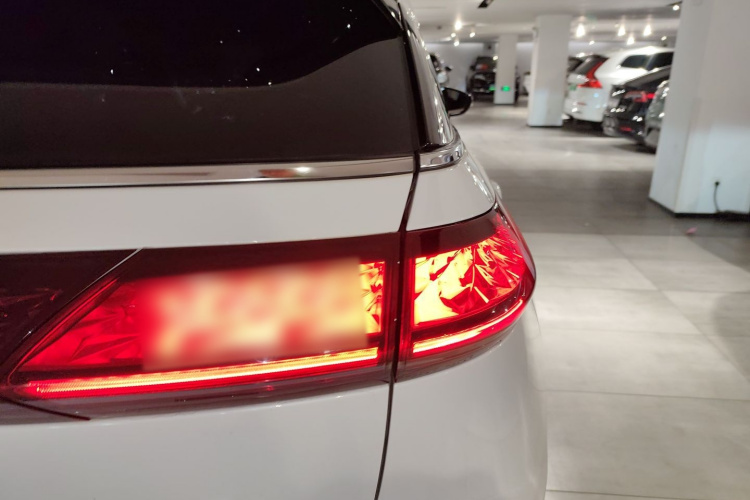 小鹏G3 2020款 520i 智享版车身外观9