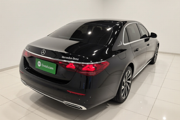 奔驰E级 2025款 E 300 L 豪华型车身外观7