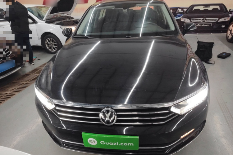 大众 迈腾 2017款 330TSI DSG 豪华型车身外观2