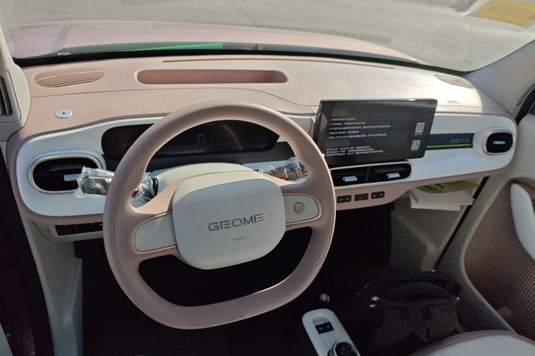 吉利银河 熊猫 2025款 210km 元气熊中控内饰12