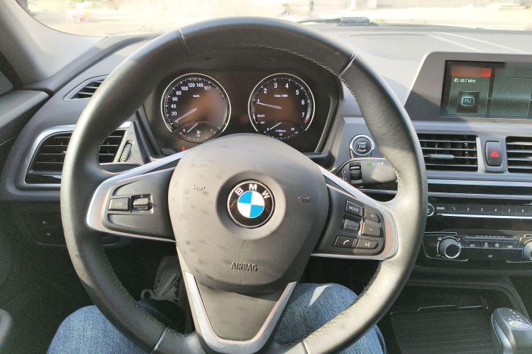 宝马1系 2018款 改款 118i 运动型局部细节13