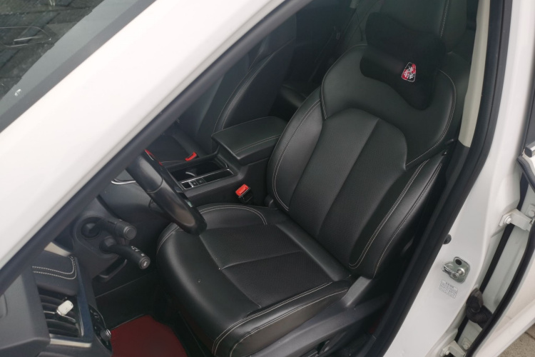 荣威RX5 2019款 20T 两驱自动4G互联铂金版局部细节19