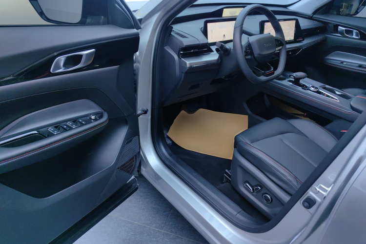 长安欧尚Z6 2022款 蓝鲸 1.5T DCT智领型城市版中控内饰20