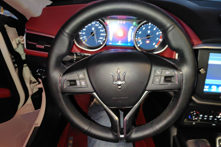 玛莎拉蒂 Ghibli 2014款 3.0T S中控内饰13