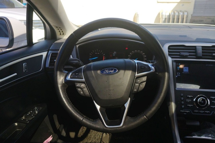 福特 蒙迪欧 2018款 EcoBoost 200 时尚型局部细节13