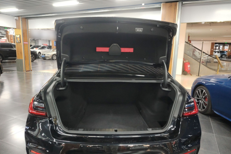 宝马7系 2021款 740Li 领先型 M运动套装局部细节23