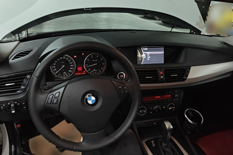 宝马X1 2013款 sDrive18i 时尚型中控内饰7002