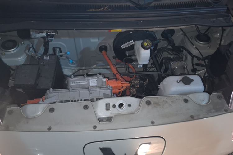 五菱汽车 宏光MINIEV 2025款 四门版 进阶款机舱底盘24