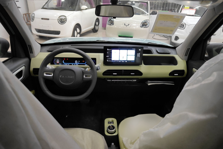 吉利银河 2024款 熊猫mini 200km 耐力熊中控内饰12