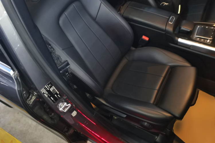 奔驰GLB 2021款 GLB 200 动感型局部细节41