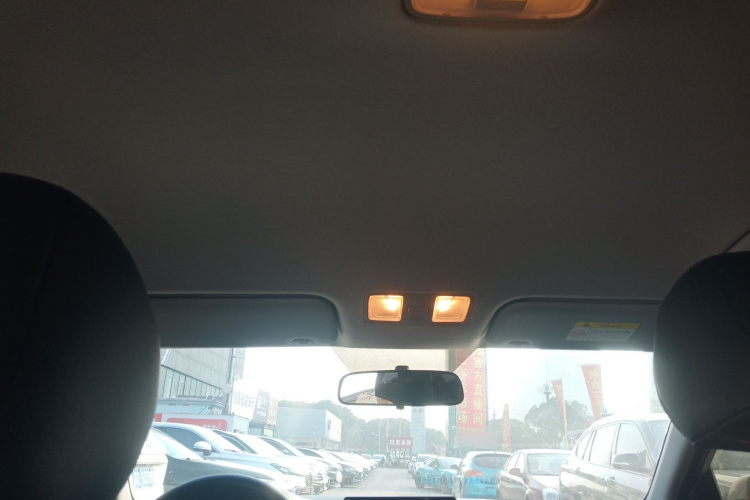 现代 悦动 2018款 1.6L 自动悦目版GL 国VI中控内饰22