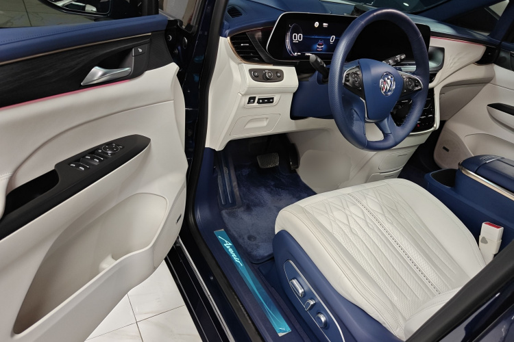 别克GL8 2022款 Avenir艾维亚 四座尊礼版中控内饰7003