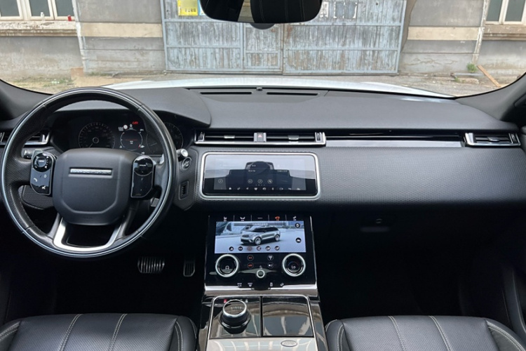 路虎 揽胜星脉 2019款 250PS R-DYNAMIC S中控内饰7001