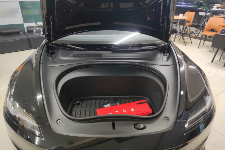 特斯拉 Model 3 2023款 后轮驱动版机舱底盘24