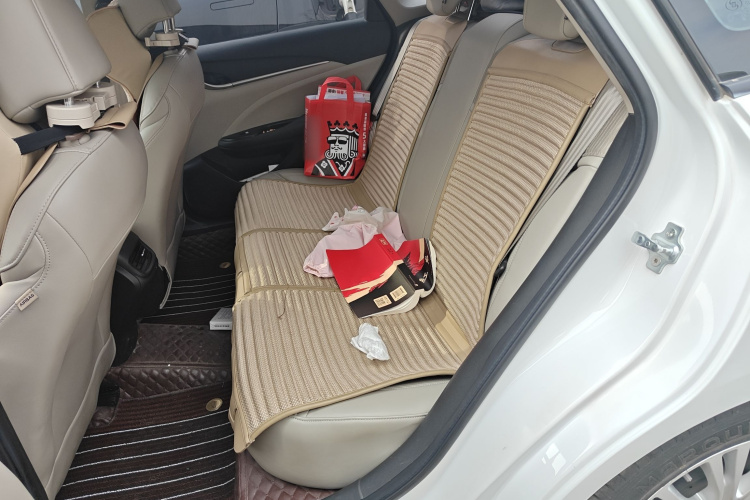 别克 英朗 2016款 15N 自动精英型中控内饰21