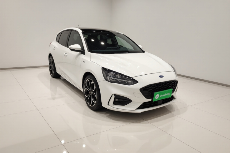 福特 福克斯 2020款 两厢 EcoBoost 180 自动ST Line车身外观3