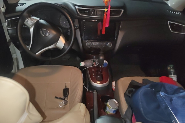 日产 逍客 2016款 1.2T CVT时尚版中控内饰7002