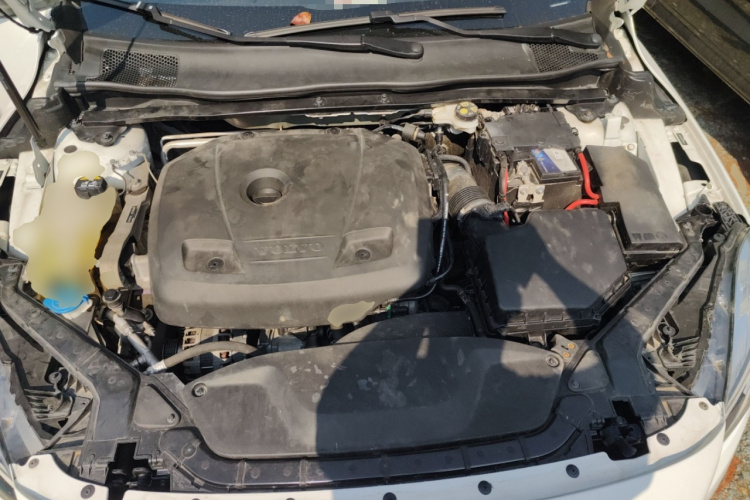 沃尔沃V40 2019款 T3 智逸版机舱底盘24