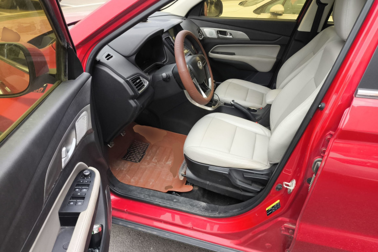 北汽幻速S5 2017款 1.3T 手动尊贵型中控内饰20