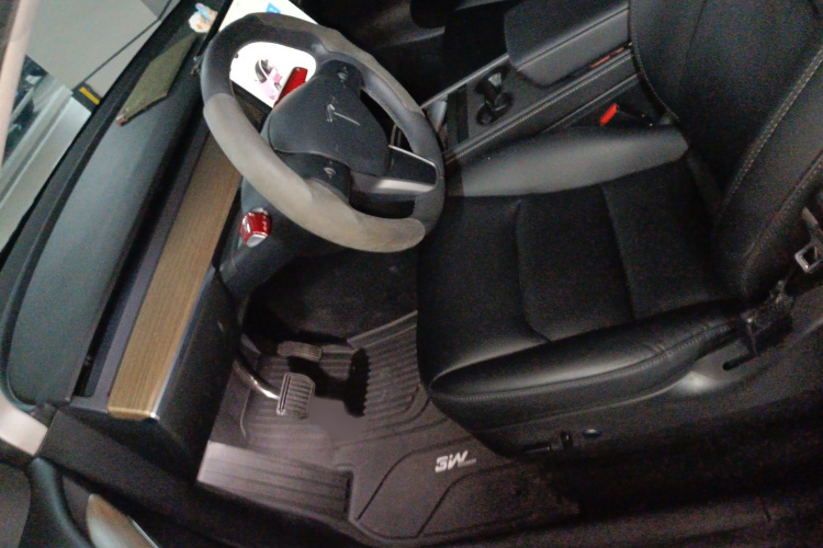 特斯拉 Model Y 2022款 后轮驱动版局部细节19