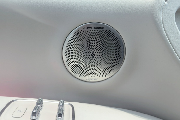 鸿蒙智行 享界S9 2024款 纯电 Ultra 四驱旗舰版中控内饰7008