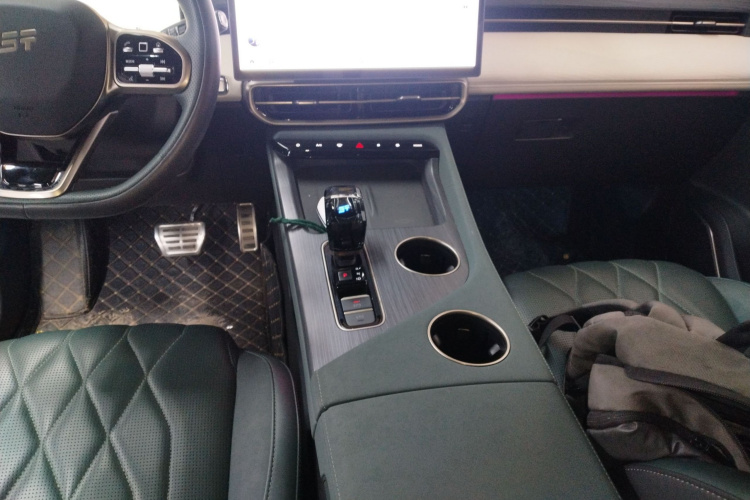 捷途山海L9 2024款 1.5TD 2DHT Pro 7座局部细节18