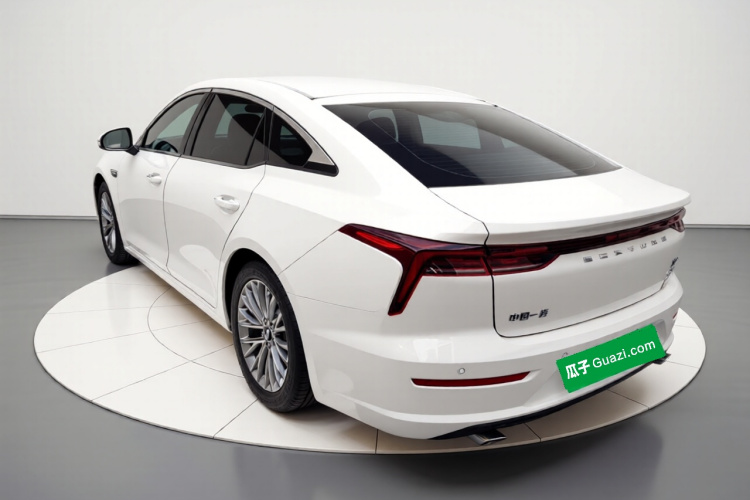 奔腾B70 2025款 龙耀版 1.5T 欢享型车身外观5