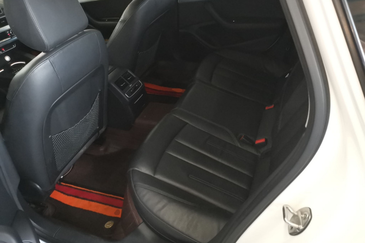 奥迪A4L 2019款 40 TFSI 时尚型 国VI中控内饰7004