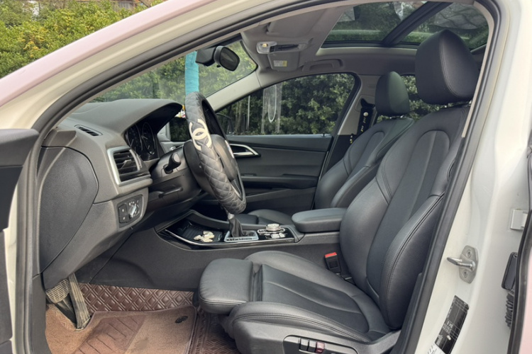 宝马1系 2018款 118i 运动型局部细节19