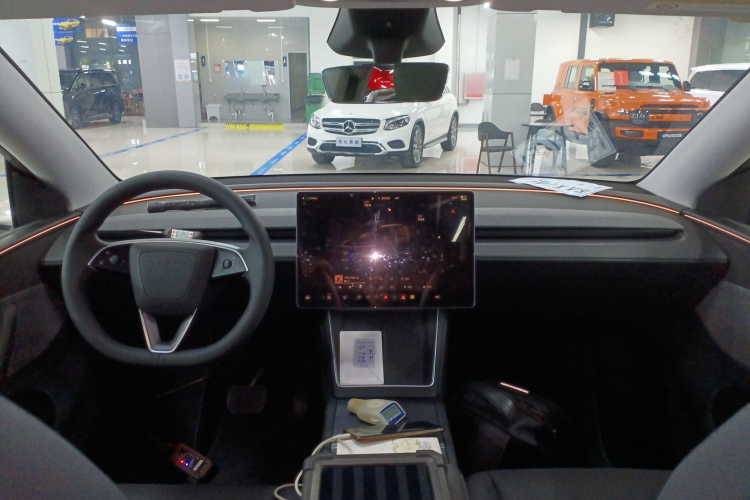 特斯拉 Model Y 2025款 后轮驱动版中控内饰7002