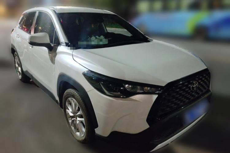 丰田 卡罗拉锐放 2023款 2.0L 先锋版车身外观3