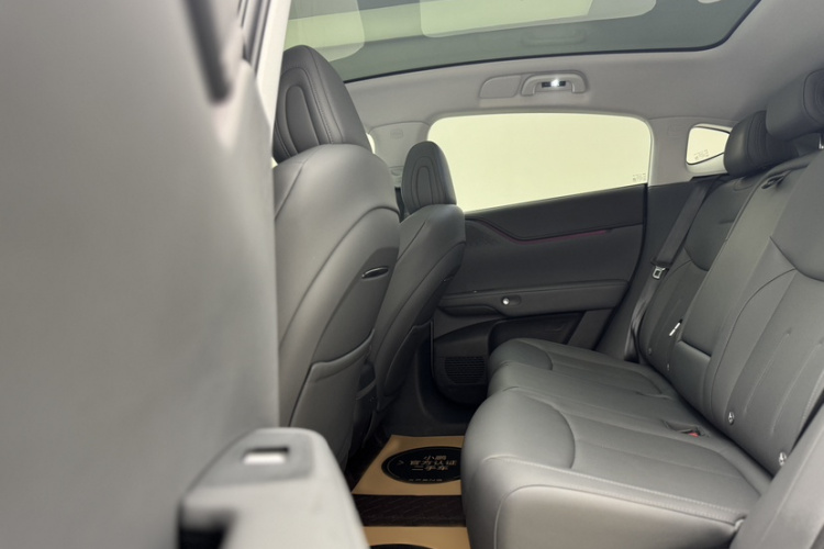 小鹏G6 2025款 625 长续航 Max 科技版中控内饰7008