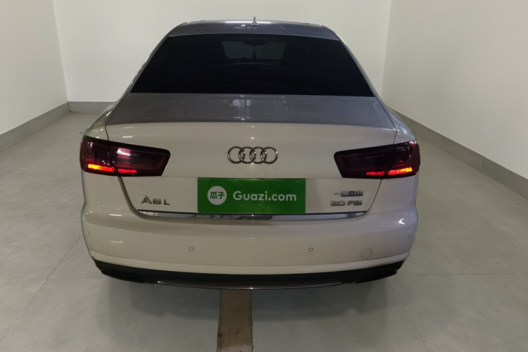 奥迪A6L 2016款 30 FSI 舒适型车身外观6