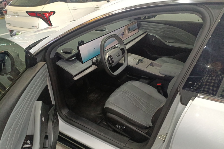 吉利银河 银河E8 2024款 550km 后驱PRO中控内饰20