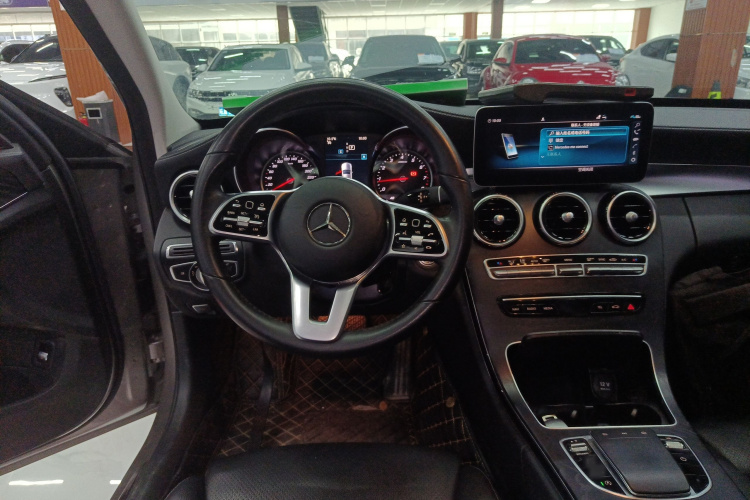 奔驰C级 2019款 C 180 L 时尚型运动版中控内饰13