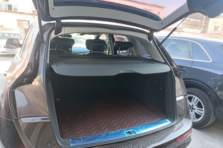 奥迪Q5 2017款 Plus 40 TFSI 进取型机舱底盘23