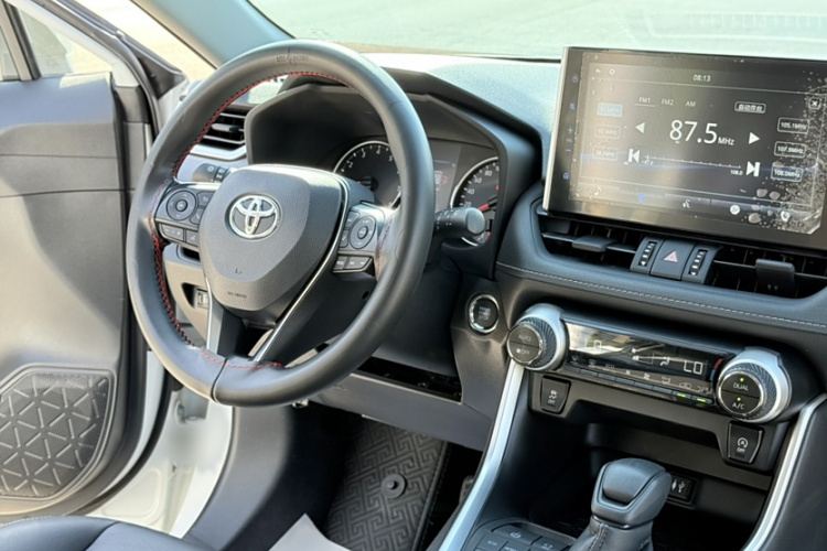 丰田 威兰达 2020款 2.0L CVT两驱豪华版中控内饰7004