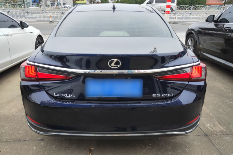 雷克萨斯ES 2022款 200 卓越版车身外观6