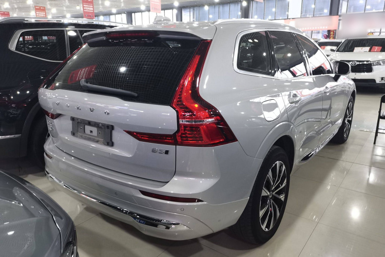 沃尔沃XC60 2023款 B5 四驱智远豪华版车身外观6005