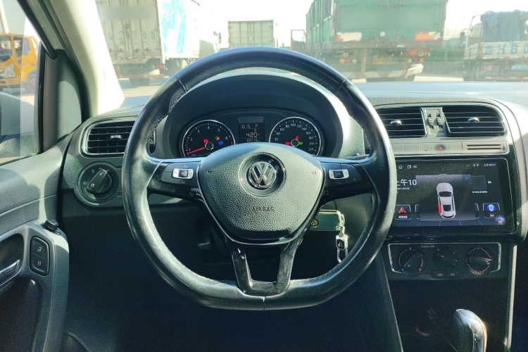 大众 Polo 2016款 1.6L 自动舒适型中控内饰13