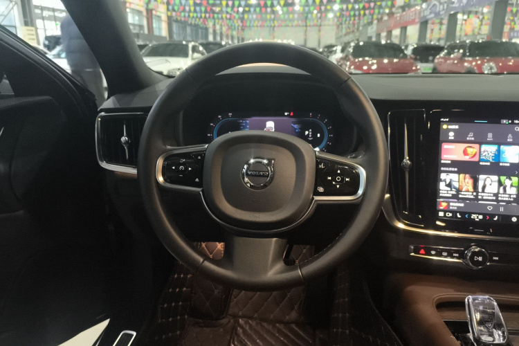 沃尔沃S90 2025款 B5 智远豪华版中控内饰13