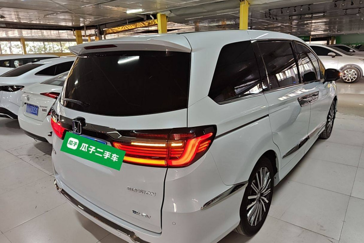 本田 艾力绅 2024款 2.0L e:HEV 豪华版车身外观6005