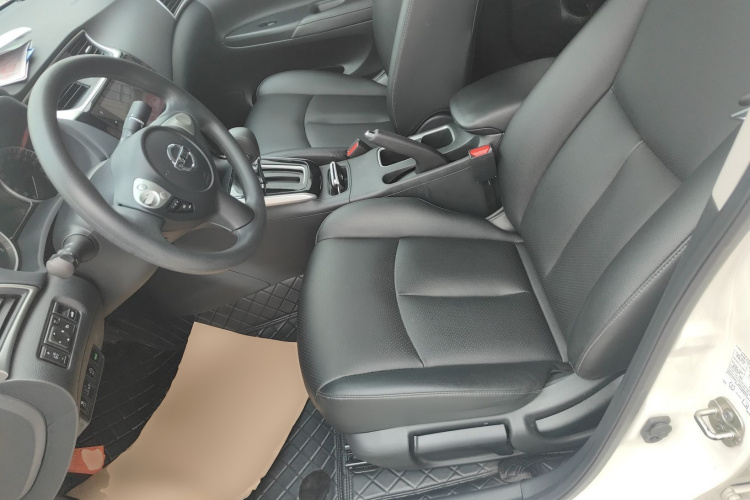 日产 轩逸 2021款 经典 1.6XL CVT豪华版中控内饰19