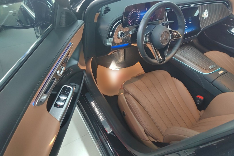 奔驰E级 2025款 E 300 L 时尚型中控内饰20