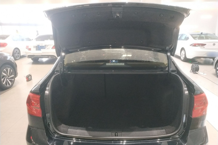 大众 宝来 2018款 1.5L 自动舒适型机舱底盘23