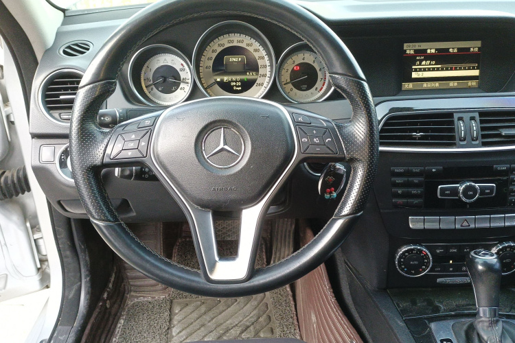 奔驰C级 2013款 C 260 CGI 时尚型局部细节13