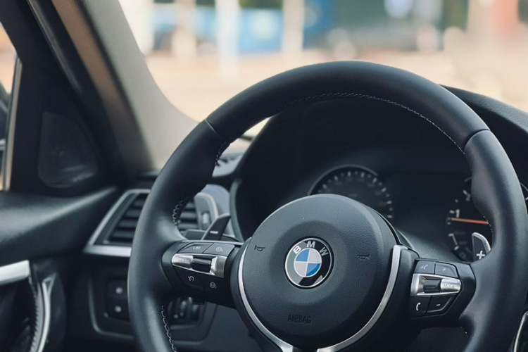 宝马3系 2018款 320Li M运动曜夜版中控内饰7002