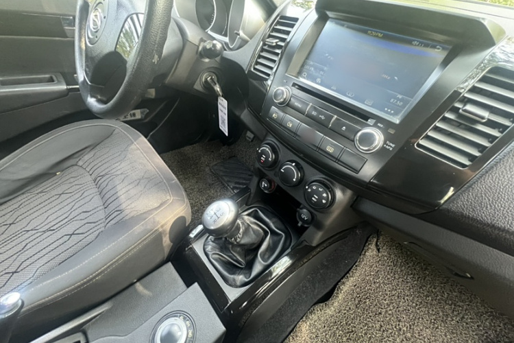 陆风X8 2014款 探索版 2.4L 汽油4X4豪华型局部细节16