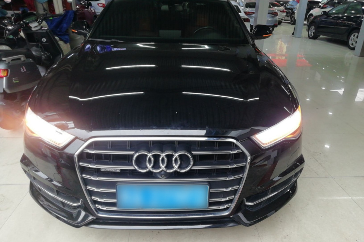 奥迪A6L 2018款 30周年年型 45 TFSI quattro 运动型车身外观2