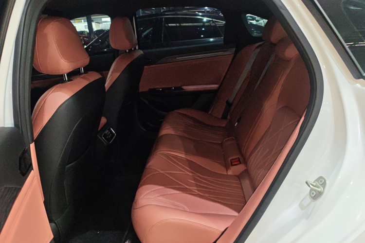 吉利银河 银河L6 2025款 EM-i 60km 启航版中控内饰21